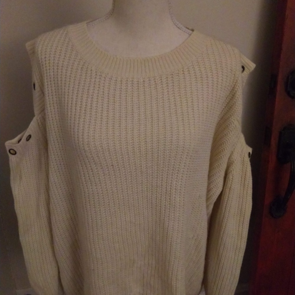 Cold shoulder cream long sweater